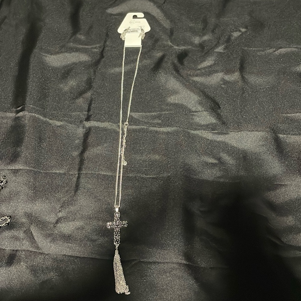 Women’s necklace